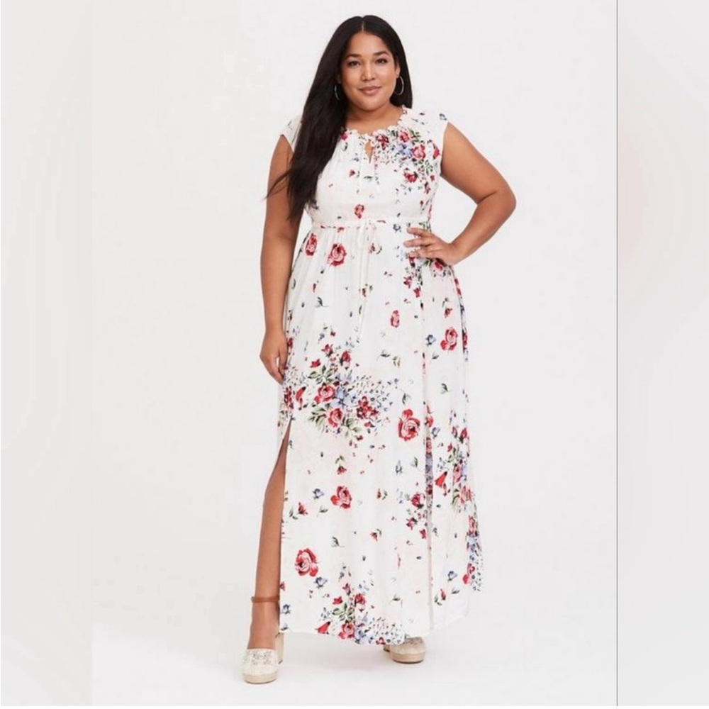Torrid Maxi Sleeveless Challis Front Tie Dress Floral Red White Blue size 3